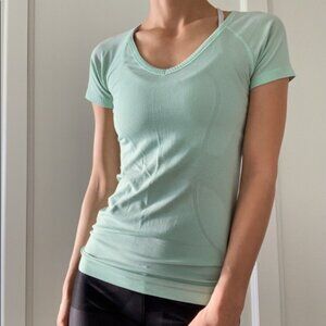 Lululemon Swiftly short sleeve, soft mint green
